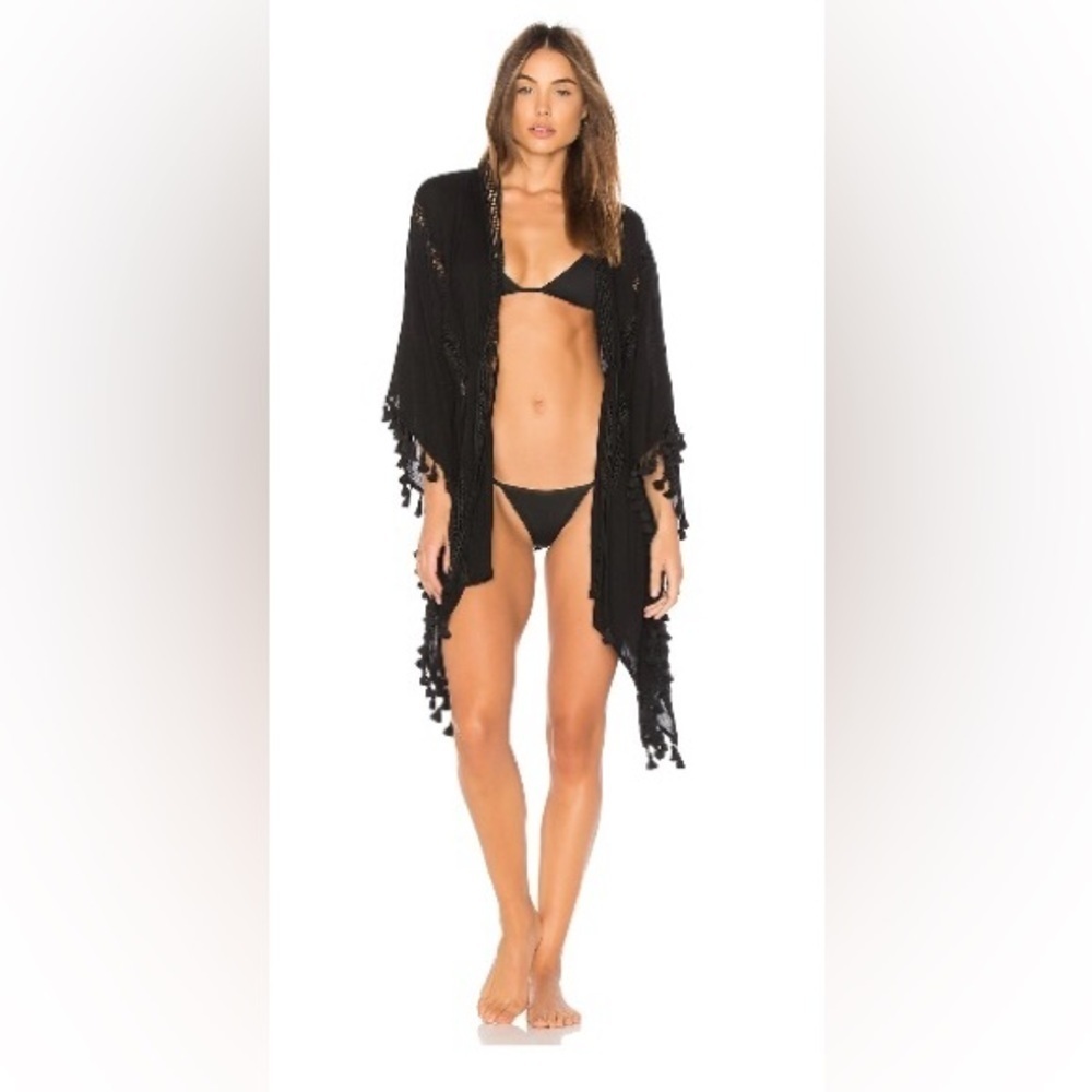 Michael Stars tassel duster/cover up. One size. Excellent condition.